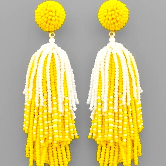 Jewelry - White and Yellow post back earrings